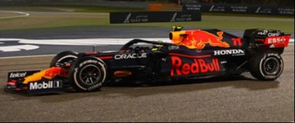 Immagine di RED BULL RB 16B SERGIO PEREZ 2021 N.11 WINN.AZERBAIJ.GP W/PIT BOARD 1:18