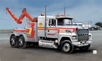 Immagine di US WRECKER TRUCK KIT 1:24
