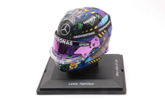 Immagine di CASCO LEWIS HAMILTON WINNER BRITISH GP 2021 1:5