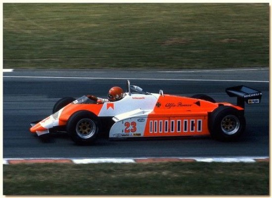 Immagine di ALFA ROMEO 182 N.23 GIACOMELLI GERMAN GP 1982 C/VETRINA 1:18