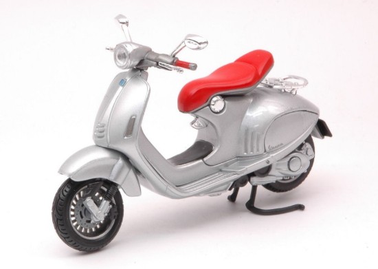 Immagine di VESPA 946 BELLISSIMA 2014 SILVER 1:18