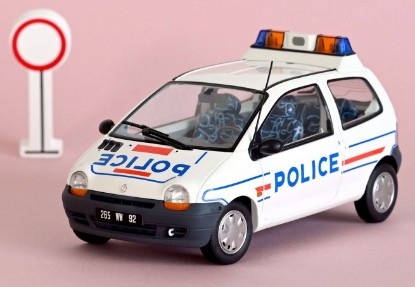 Immagine di RENAULT TWINGO 1995 POLICE 1:18