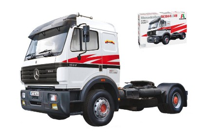 Immagine di MERCEDES SK 1844LS V8 KIT 1:24