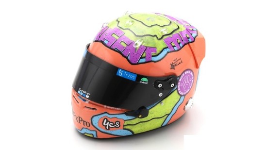 Immagine di CASCO DANIEL RICCIARDO MCLAREN 2022 1:5