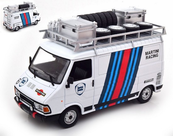 Immagine di FIAT 242 MARTINI RALLY TEAM 1986 ASSISTANCE W/ROOF TYRES 1:18
