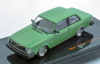 Immagine di VOLVO 242 CUSTOM 1980 GREEN 1:43