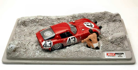 Immagine di ALFA ROMEO TZ2 N.43 LM 1965 ZECCOLI-ROSINSKI DIORAMA 1:43