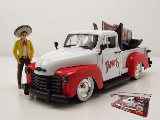 Immagine di CHEVROLET PICK UP 1953 WITH TAPATIO CHARRO MAN FIGURE WHITE/RED 1:24