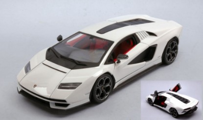 Immagine di LAMBORGHINI COUNTACH LP1 800-4 WHITE 1:24
