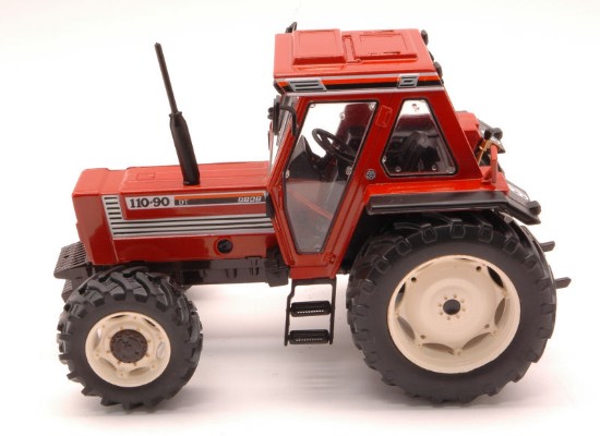 Immagine di TRATTORE FIAT 110-90 1:32