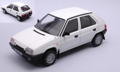 Immagine di SKODA FAVORIT WHITE 1:24