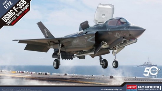 Immagine di USMC F-35B VMFA-121 GREEN KNIGHTS KIT 1:72