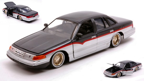 Picture of FORD CROWN VICTORIA 1998 BLACK/SILVER 1:24
