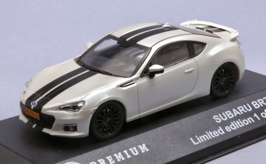 Immagine di SUBARU BRZ 2013 PEARL WHITE WITH BLACK LINES 1:43