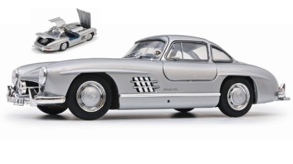 Immagine di MERCEDES 300 SL GULLWING SILVER (BLUE INTERIOR) 1:18