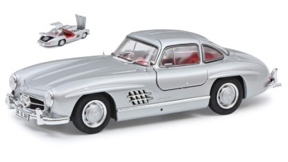 Immagine di MERCEDES 300 SL GULLWING SILVER (RED INTERIOR) 1:18