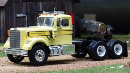 Immagine di WHITE WESTERN STAR 4864 1970 YELLOW 1:43