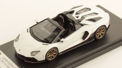 Immagine di LAMBORGHINI AVENTADOR ULTIMAE ROADSTER BIANCO ASOPO/CARBON PACK 1:43