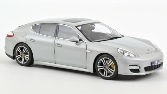 Immagine di PORSCHE PANAMERA TURBO 2009 SILVER 1:18