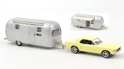Immagine di FORD MUSTANG 1968 LIGHT YELLOW AND AIRSTREAM CARAVAN 1:43