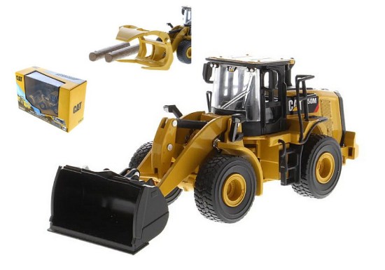 Immagine di CAT 950M WHEEL LOADER WITH LOG FORK 1:64