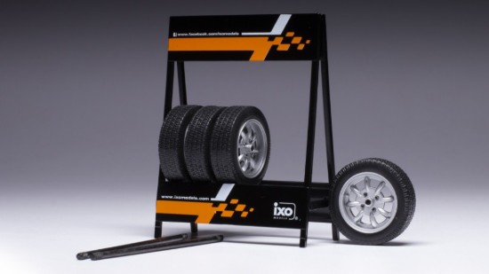 Immagine di SET 4 WHEELS SAAB SILVER 1:18
