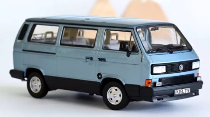 Immagine di VW MULTIVAN 1990 LIGHT BLUE METALLIC 1:18