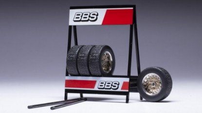 Immagine di SET 4 WHEELS BBW 13 INCH CHROME/GOLD 1:18
