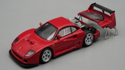 Immagine di FERRARI F40 LM 1996 PRESS VERSION RED/SILVER WHEELS W/ENGINE DETAIL 1:64