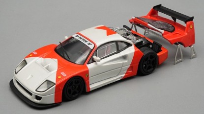 Immagine di FERRARI F40 LM 1996 PRESS VERS.MARLB./SILVER WHEELS W/ENGINE DETAIL 1:64