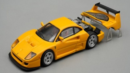 Immagine di FERRARI F40 LM 1996 PRESS VERS.YELLOW/SILVER WHEELS W/ENGINE DETAIL 1:64