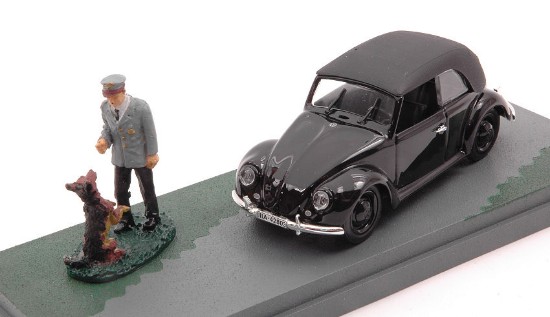 Immagine di VW MAGGIOLINO CABRIO 1938 NIDO DELL'AQUILA W/HITLER & BLONDIE 1:43