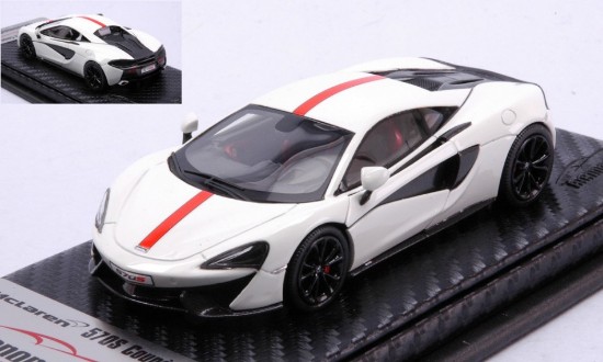 Immagine di MCLAREN 570S AVUS WHITE WITH RED STRIPE AND RED INSERT 2015 1:43