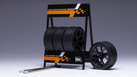 Immagine di SET 4 WHEELS RS3 BLACK/SILVER 1:18

