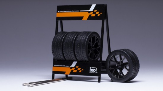 Immagine di SET 4 WHEELS RS3 BLACK/SILVER 1:18
