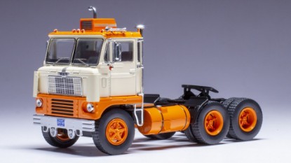 Immagine di WHITE 7400 1960 BEIGE 1:43