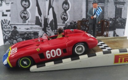 Immagine di FERRARI 290 MM N.600 MILLE MIGLIA 1956 J.M.FANGIO START DIORAMA 1:43