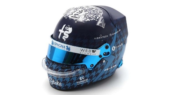 Immagine di CASCO ALFA ROMEO ZHOU GUANYU JAPANESE GP 2023 1:5