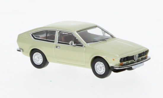 Immagine di ALFA ROMEO ALFETTA GT 1974 LIGHT MET.GREEN 1:87