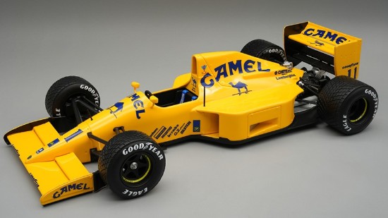 Immagine di LOTUS 102 N.11 USA GP 1990 QUALIFIC.D.WARWICK RAIN TYRES C/VETRINA 1:18