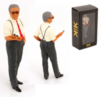 Immagine di FIGURINE ENZO WITH CLIPBOARD 1:12