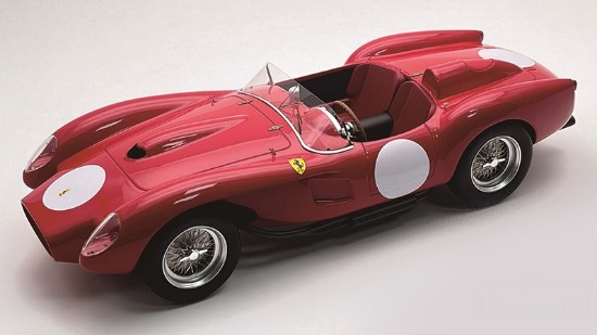 Immagine di FERRARI 250 TR PONTOON-FENDER PRESS CLIENTI 1958 CORSA RED/WHITE 1:18