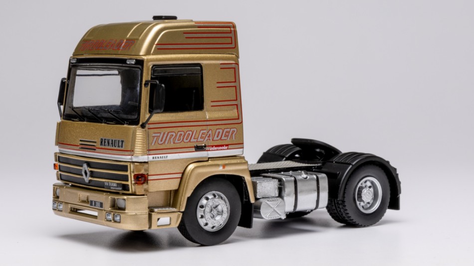 MODELLINO CAMION STATICO DIECAST IXO RENAULT R-390 1987 BEIGE SCALA 1:43