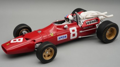 Immagine di FERRARI 312 F1-67 N.8 GERMAN GP 1967 C.AMON C/VETRINA E PILOTA 1:18