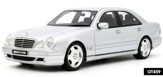 Immagine di MERCEDES E55 AMG W210 2001 BRILLIANT SILVER 1:18
