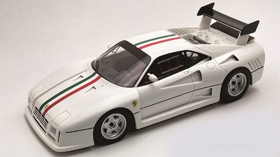 Immagine di FERRARI 288 GTO EVOLUZIONE 1985 WHITE/ITALIAN FLAG STRIPE 1:18