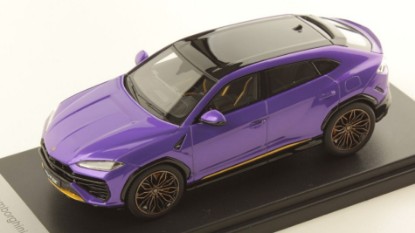 Immagine di LAMBORGHINI URUS SE VIOLET/CARBON 1:43