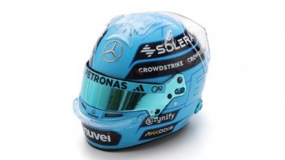 Immagine di CASCO GEORGE RUSSELL MERCEDES F1 TEAM 2025 1:5