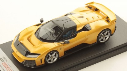 Immagine di FERRARI F80 GIALLO TRIPLO STRATO 1:43