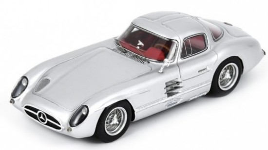 Immagine di MERCEDES 300 SLR UHLENHAUT COUPE 1955 SILVER RESIN 1:43
